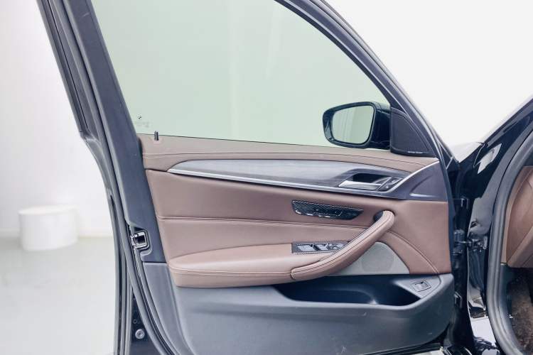 Used BMW 5 Series 2023 Restyled 530Li Leading Edition M Sport Package Interior 6