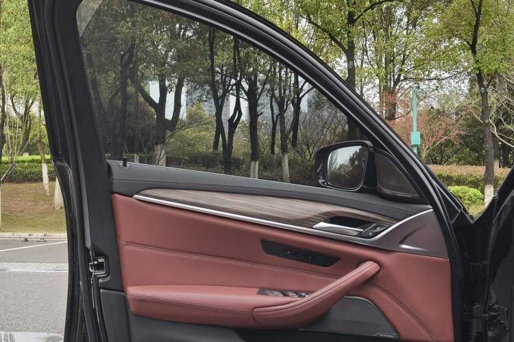 Used BMW 5 Series 2023 530Li Leading Edition Luxury Package Interior 7