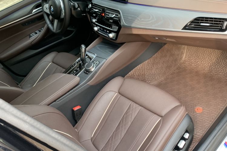 Used BMW 5 Series 2023 530Li Luxury Edition M Sport Package Interior 7
