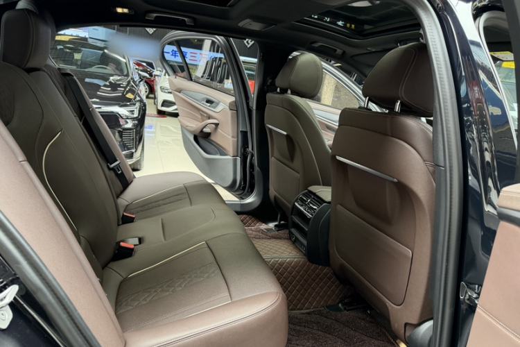 Used BMW 5 Series 2023 530Li Leading Model M Sport Package Interior 8