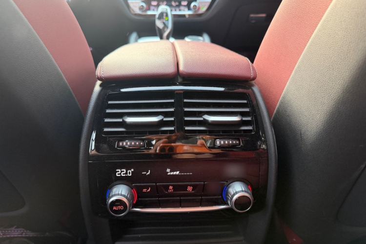 Used BMW 5 Series 2023 530Li Luxury Edition M Sport Package Interior 8