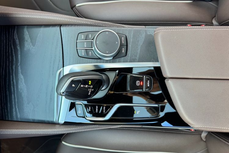 Used BMW 5 Series 2023 530Li Leading Model M Sport Package Interior 9