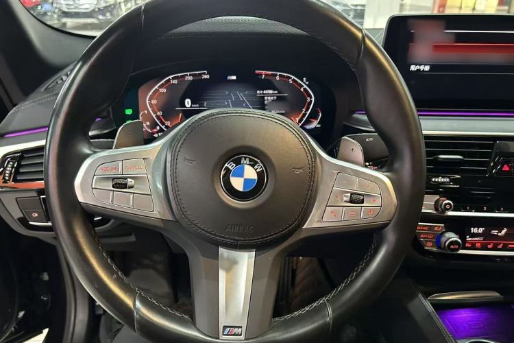 Used BMW 5 Series 2023 530Li Luxury Edition M Sport Package Interior 9