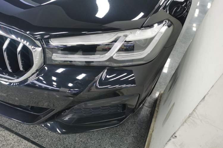 Used BMW 5 Series 2023 530Li Luxury Edition M Sport Package Left Front Headlight