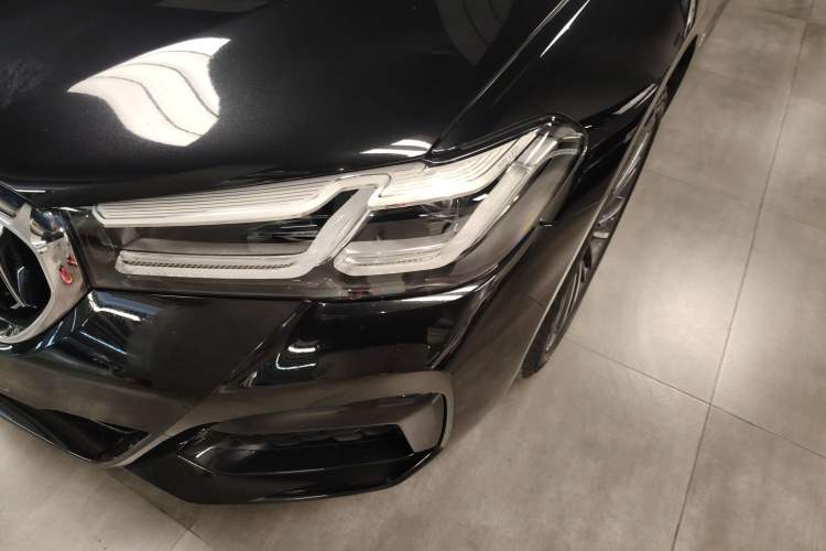 Used BMW 5 Series 2023 530Li Leading Model M Sport Package Left Front Headlight