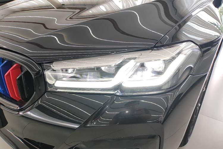Used BMW 5 Series 2023 530Li Luxury Edition M Sport Package Left Front Headlight