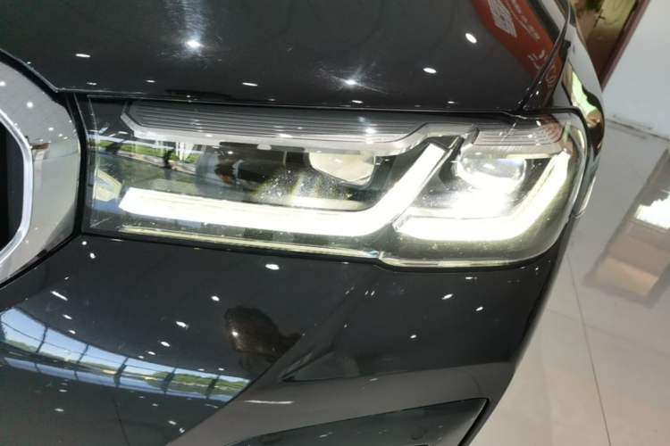 Used BMW 5 Series 2023 530Li Leading Model M Sport Package Left Front Headlight
