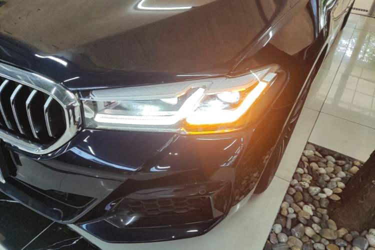 Used BMW 5 Series 2023 530Li Leading Model M Sport Package Left Front Headlight