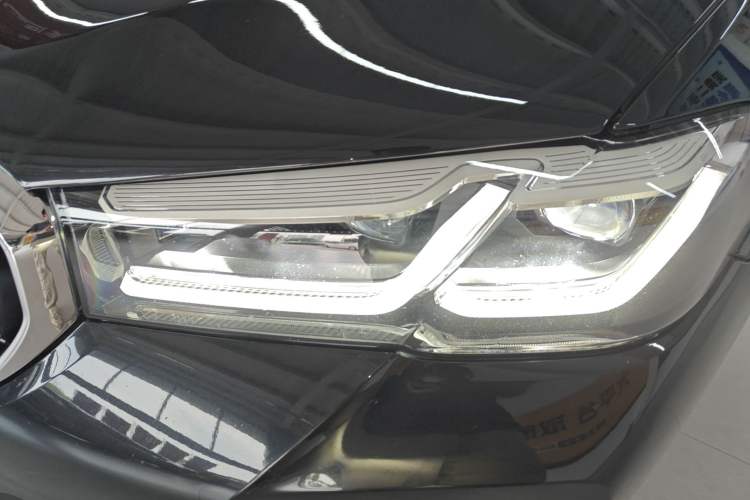 Used BMW 5 Series 2023 530Li Luxury Edition M Sport Package Left Front Headlight