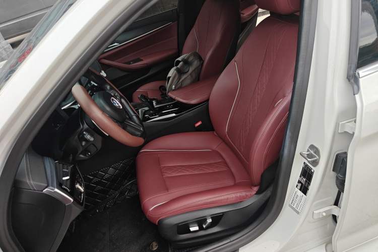 Used BMW 5 Series 2023 530Li Leading Model M Sport Package Left Front Seat