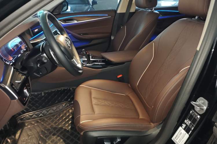 Used BMW 5 Series 2023 530Li Leading Edition Luxury Package Left Front Seat