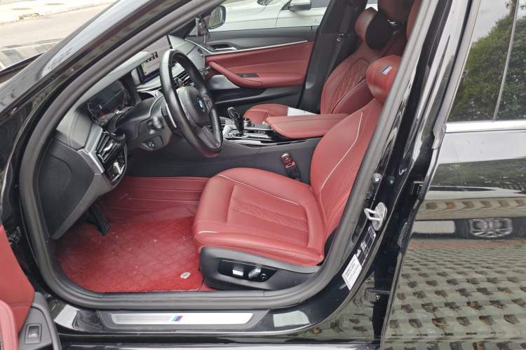 Used BMW 5 Series 2023 530Li Leading Model M Sport Package Left Front Seat