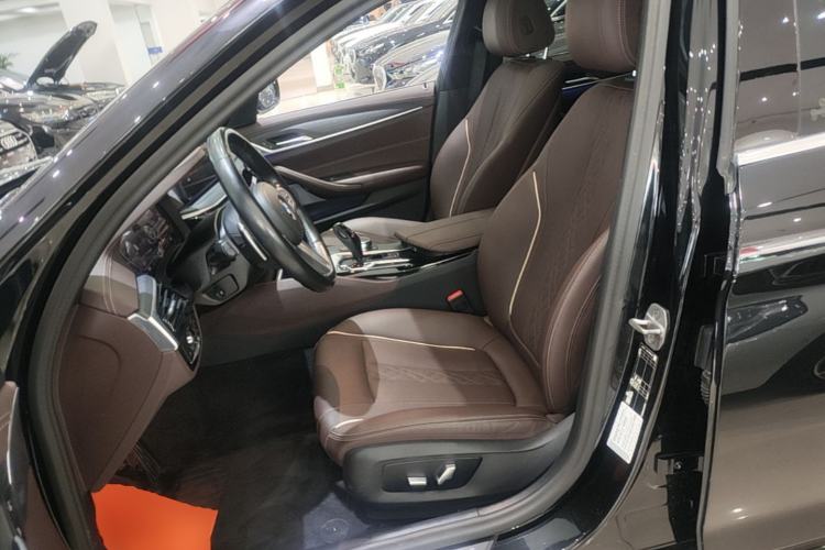 Used BMW 5 Series 2023 530Li Leading Model M Sport Package Left Front Seat