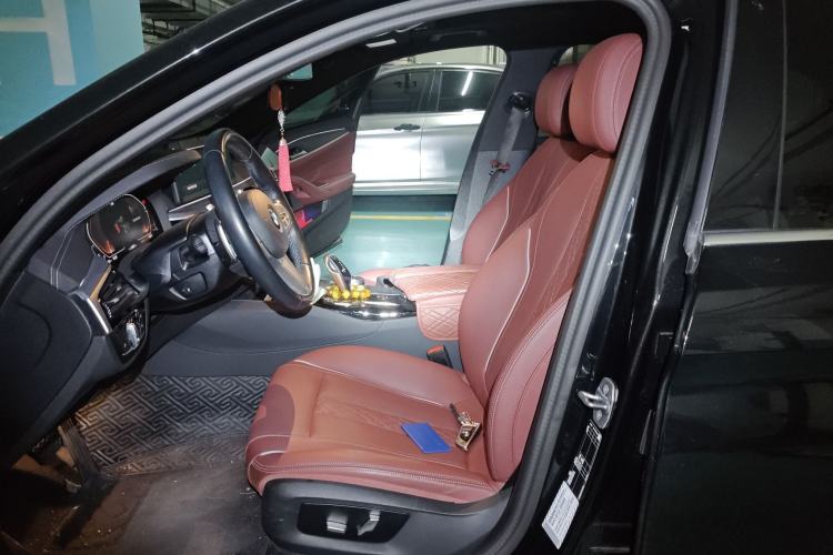 Used BMW 5 Series 2023 530Li Leading Model M Sport Package Left Front Seat