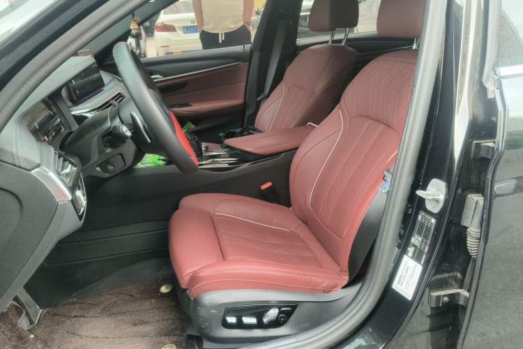 Used BMW 5 Series 2023 530Li Luxury Edition M Sport Package Left Front Seat