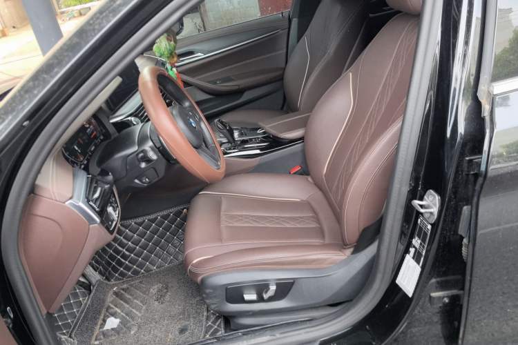 Used BMW 5 Series 2023 530Li Leading Model M Sport Package Left Front Seat