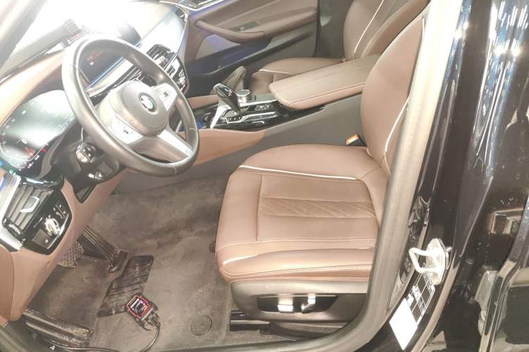 Used BMW 5 Series 2023 530Li Leading Model M Sport Package Left Front Seat