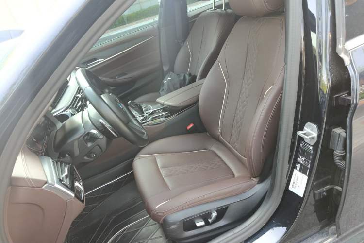 Used BMW 5 Series 2023 530Li Leading Model M Sport Package Left Front Seat