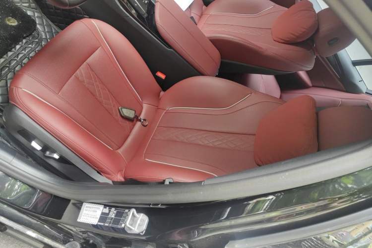 Used BMW 5 Series 2023 530Li Leading Model M Sport Package Left Front Seat