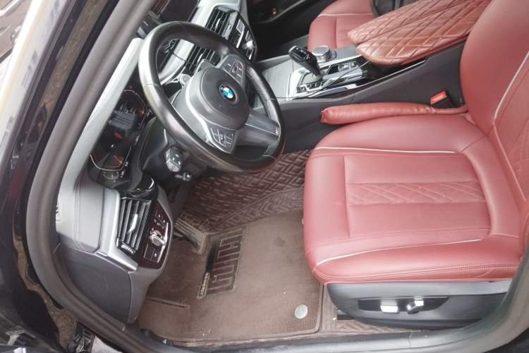 Used BMW 5 Series 2023 530Li Leading Model M Sport Package Left Front Seat