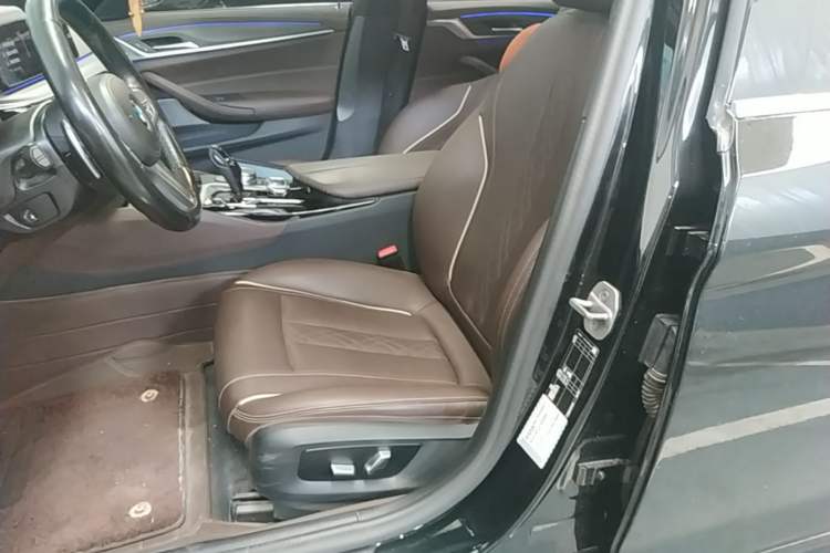 Used BMW 5 Series 2023 530Li Leading Model M Sport Package Left Front Seat