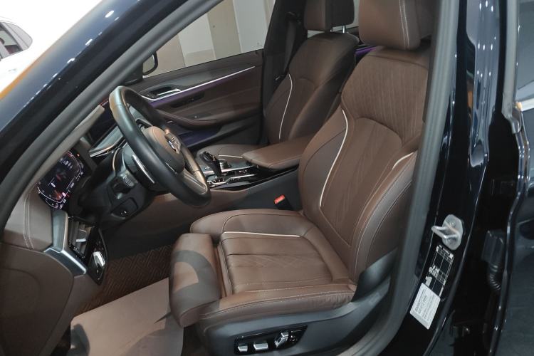 Used BMW 5 Series 2023 530Li Luxury Edition M Sport Package Left Front Seat