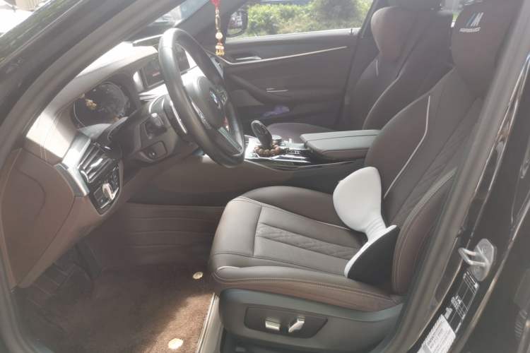 Used BMW 5 Series 2023 530Li Leading Model M Sport Package Left Front Seat