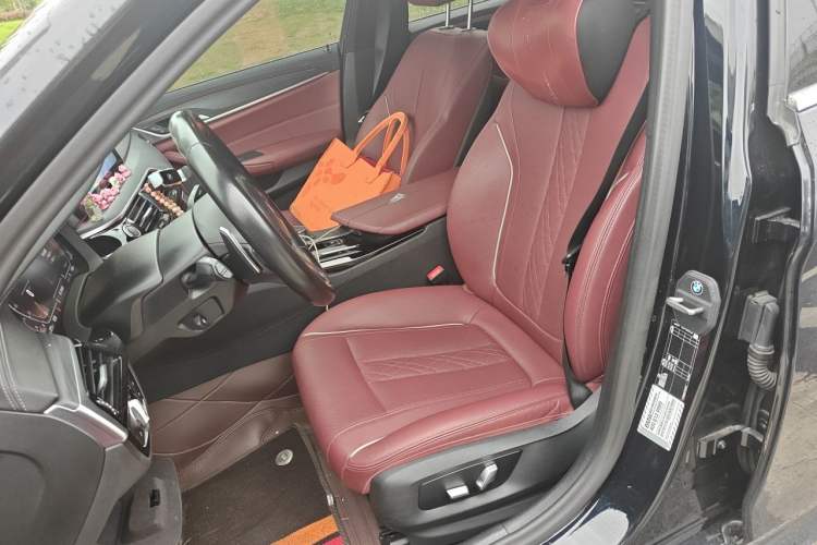 Used BMW 5 Series 2023 530Li Leading Model M Sport Package Left Front Seat