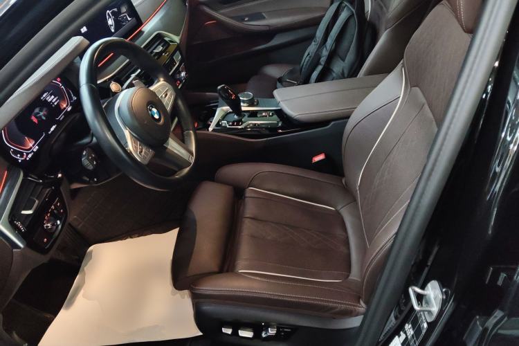 Used BMW 5 Series 2023 Restyled 530Li Luxury Edition M Sport Package Left Front Seat