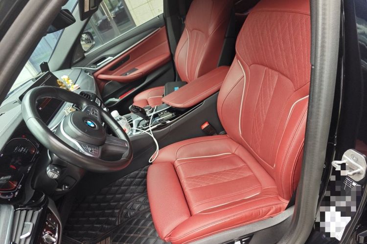 Used BMW 5 Series 2023 530Li Luxury Edition M Sport Package Left Front Seat
