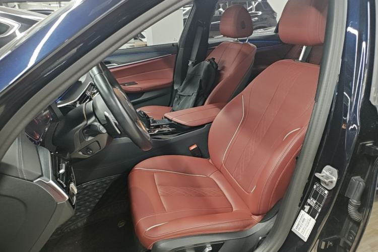 Used BMW 5 Series 2023 530Li Leading Model M Sport Package Left Front Seat