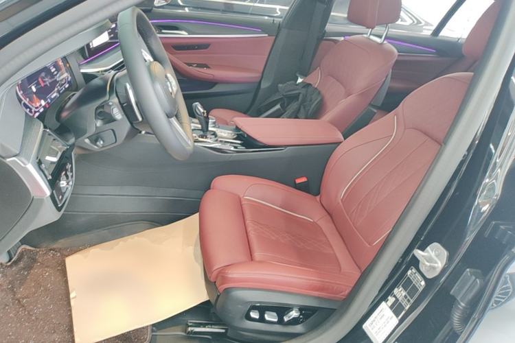 Used BMW 5 Series 2023 530Li Luxury Edition M Sport Package Left Front Seat