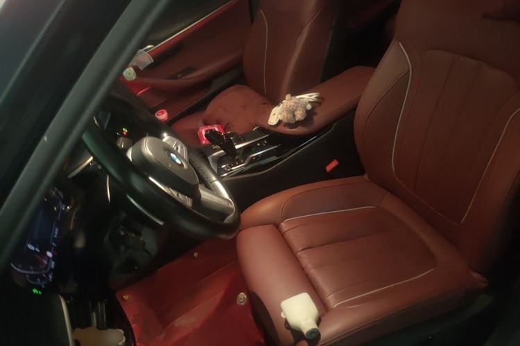 Used BMW 5 Series 2023 530Li Luxury Edition M Sport Package Left Front Seat