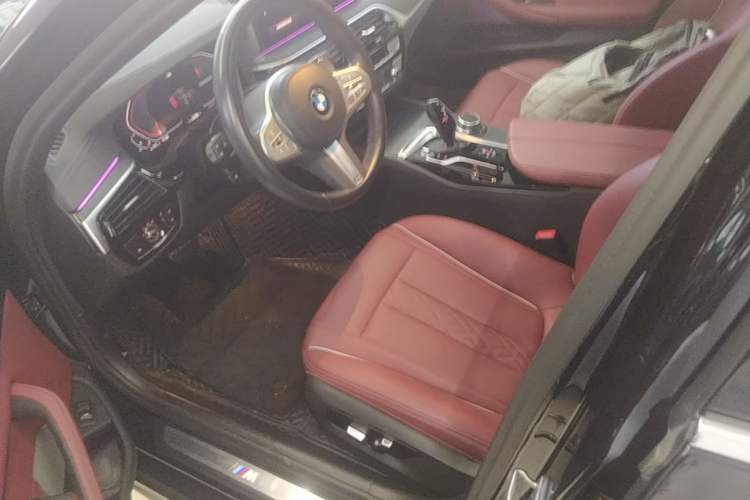 Used BMW 5 Series 2023 530Li Leading Model M Sport Package Left Front Seat