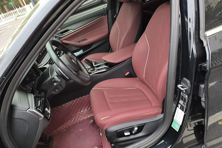 Used BMW 5 Series 2023 530Li Leading Model M Sport Package Left Front Seat