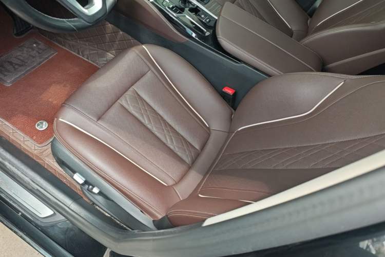 Used BMW 5 Series 2023 530Li Leading Edition Luxury Package Left Front Seat