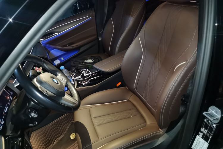 Used BMW 5 Series 2023 Restyled 530Li Leading Edition M Sport Package Left Front Seat