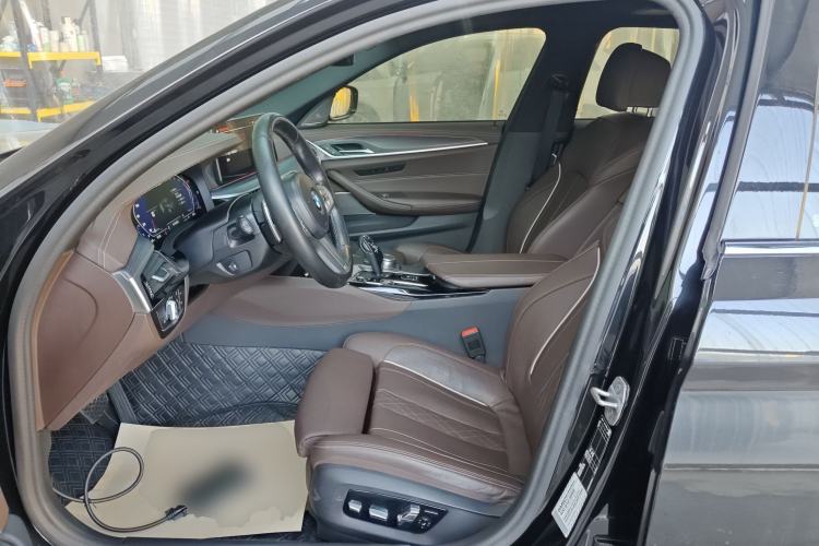 Used BMW 5 Series 2023 530Li Luxury Edition M Sport Package Left Front Seat