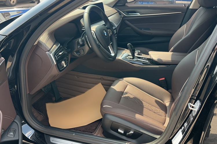 Used BMW 5 Series 2023 530Li Leading Edition Luxury Package Left Front Seat