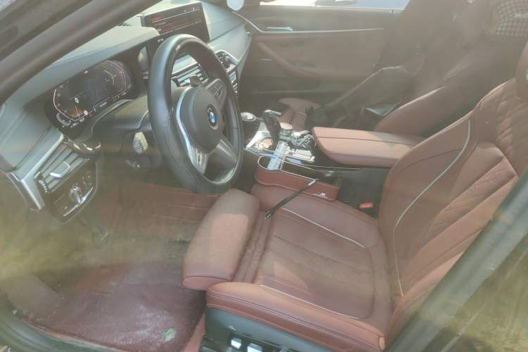 Used BMW 5 Series 2023 530Li Luxury Edition M Sport Package Left Front Seat