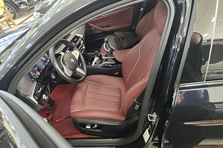 Used BMW 5 Series 2023 530Li Leading Model M Sport Package Left Front Seat