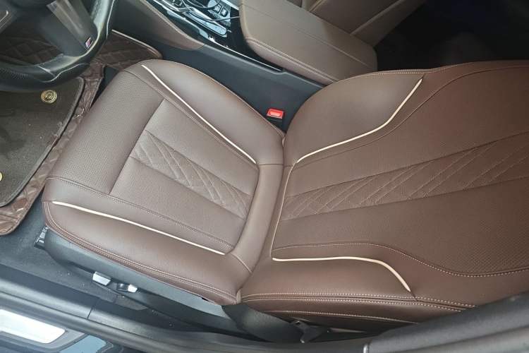 Used BMW 5 Series 2023 530Li Leading Model M Sport Package Left Front Seat