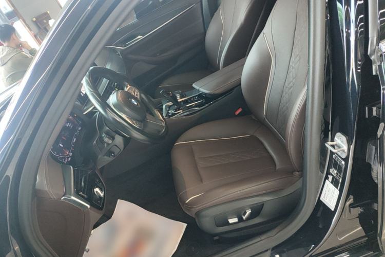 Used BMW 5 Series 2023 530Li Leading Model M Sport Package Left Front Seat