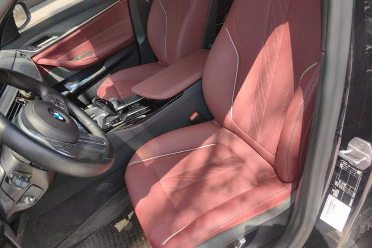Used BMW 5 Series 2023 Restyled 530Li Leading Edition M Sport Package Left Front Seat