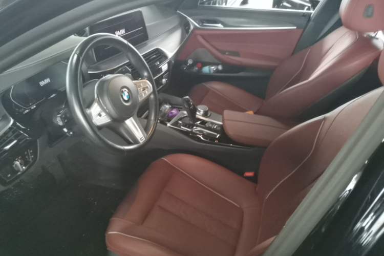 Used BMW 5 Series 2023 530Li Leading Model M Sport Package Left Front Seat