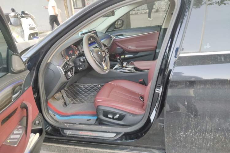 Used BMW 5 Series 2023 530Li Leading Edition Luxury Package Left Front Seat
