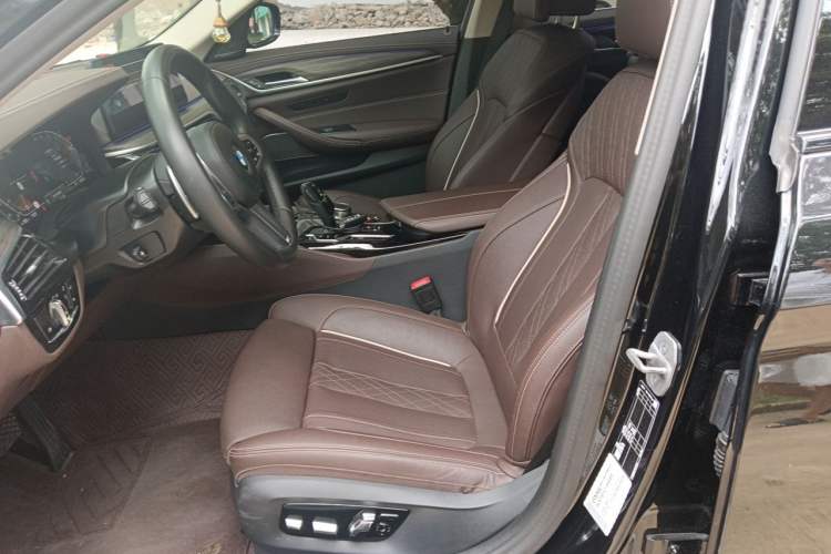 Used BMW 5 Series 2023 530Li Luxury Edition Premium Package Left Front Seat