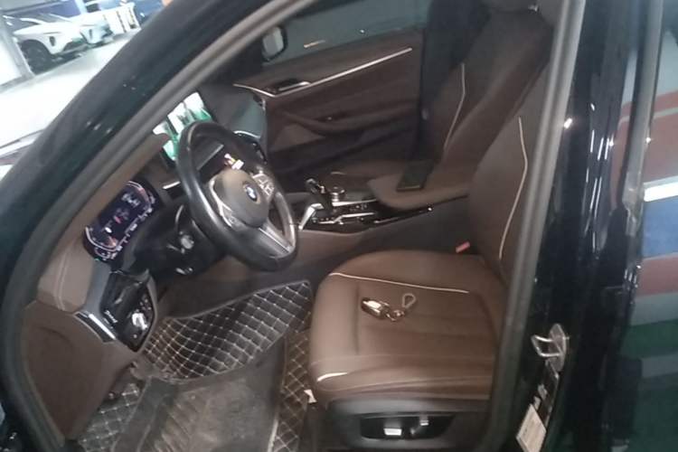 Used BMW 5 Series 2023 530Li Leading Model M Sport Package Left Front Seat