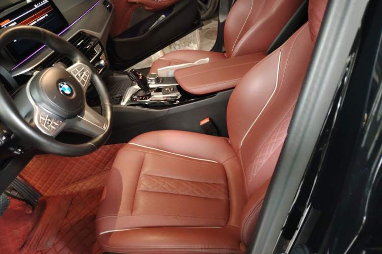 Used BMW 5 Series 2023 530Li Leading Model M Sport Package Left Front Seat