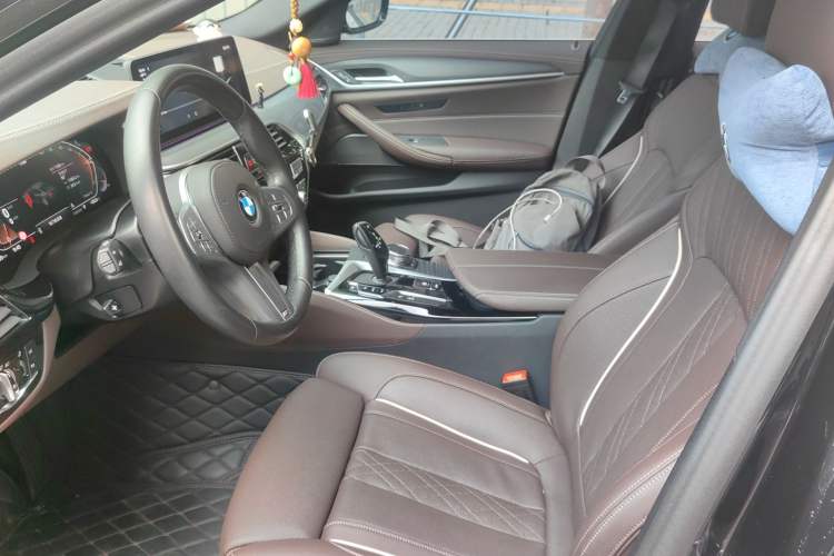 Used BMW 5 Series 2023 530Li Luxury Edition M Sport Package Left Front Seat